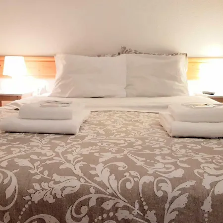 Hostel Geres *